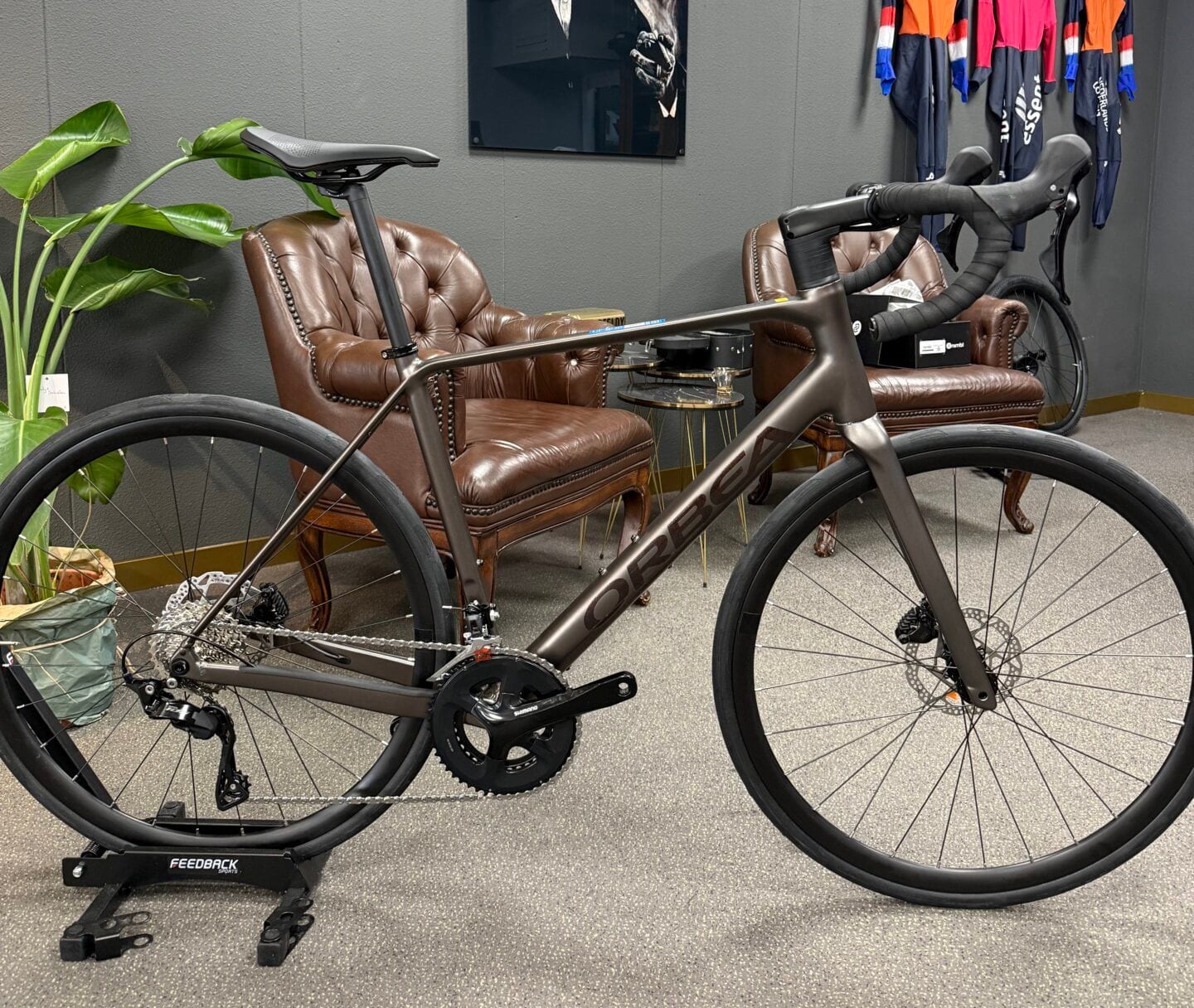 Orbea Avant h30 – Racefiets – All Sizes – Simano 105 – Brown