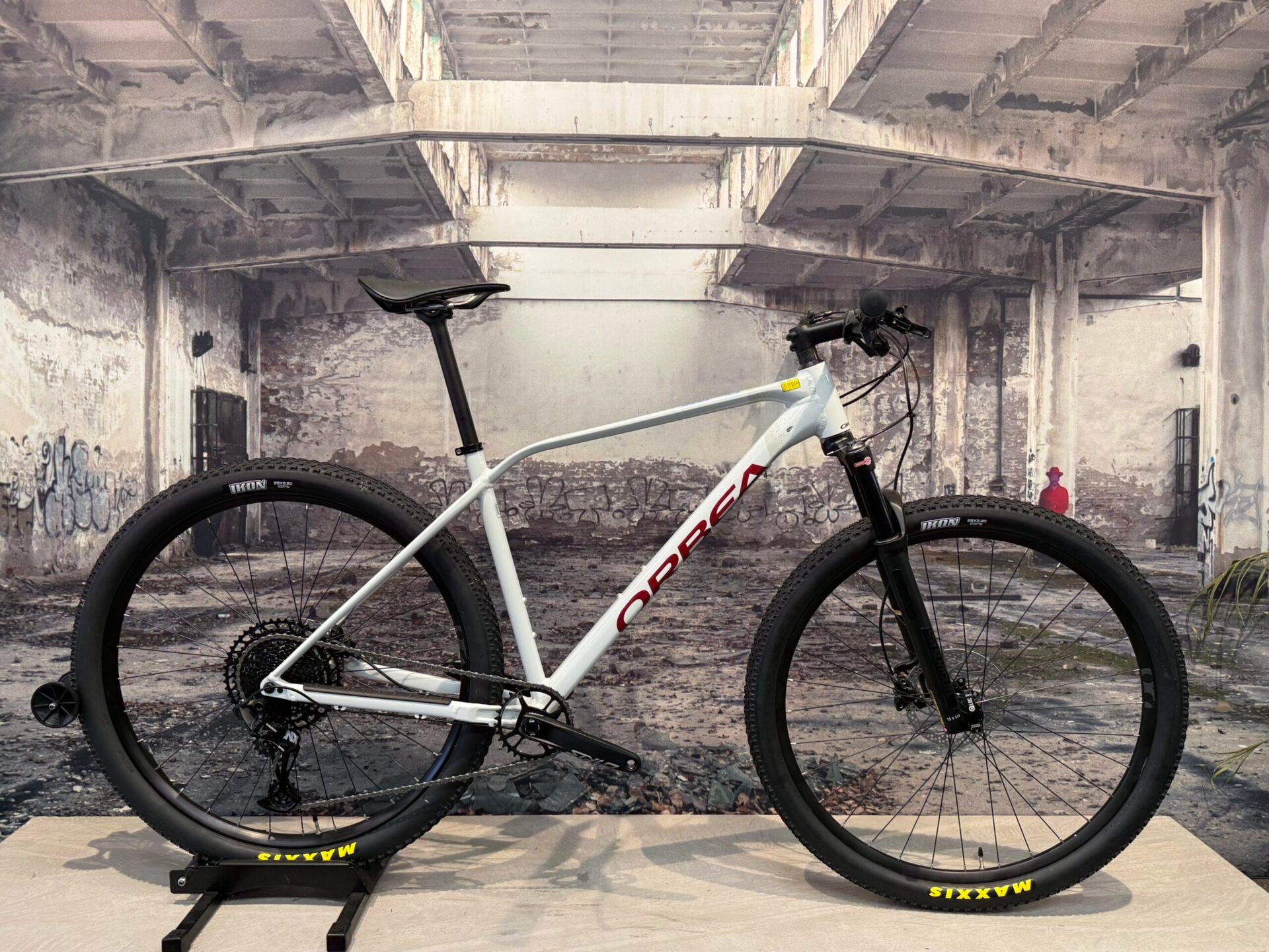 Orbea Alma H10 – MTB Hardtail – Large – Grijs Red – SRAM NX