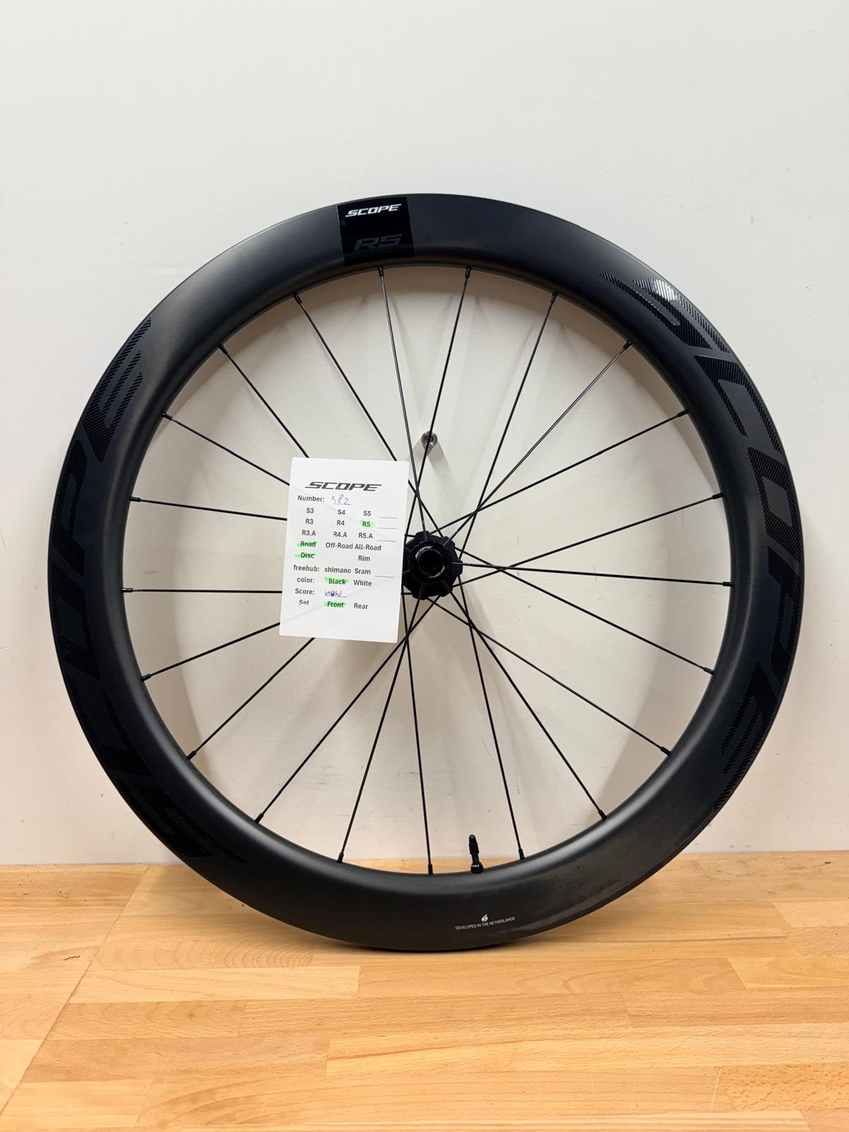 Scope R5 – Carbon Front Wheel – Disc – Zwart